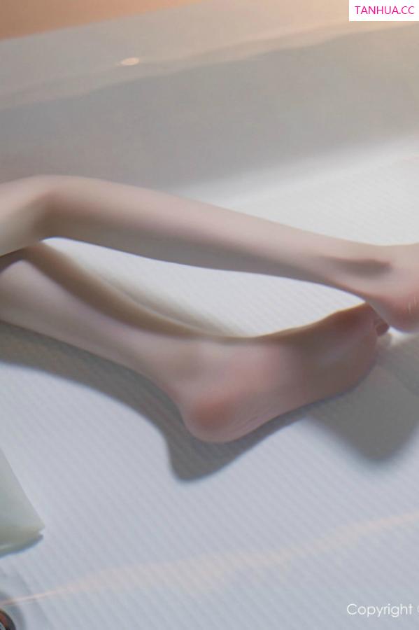 梦心玥  [XiuRen]高清写真图 2024.12.23 No.9643 梦心玥 美腿性感第55张图片